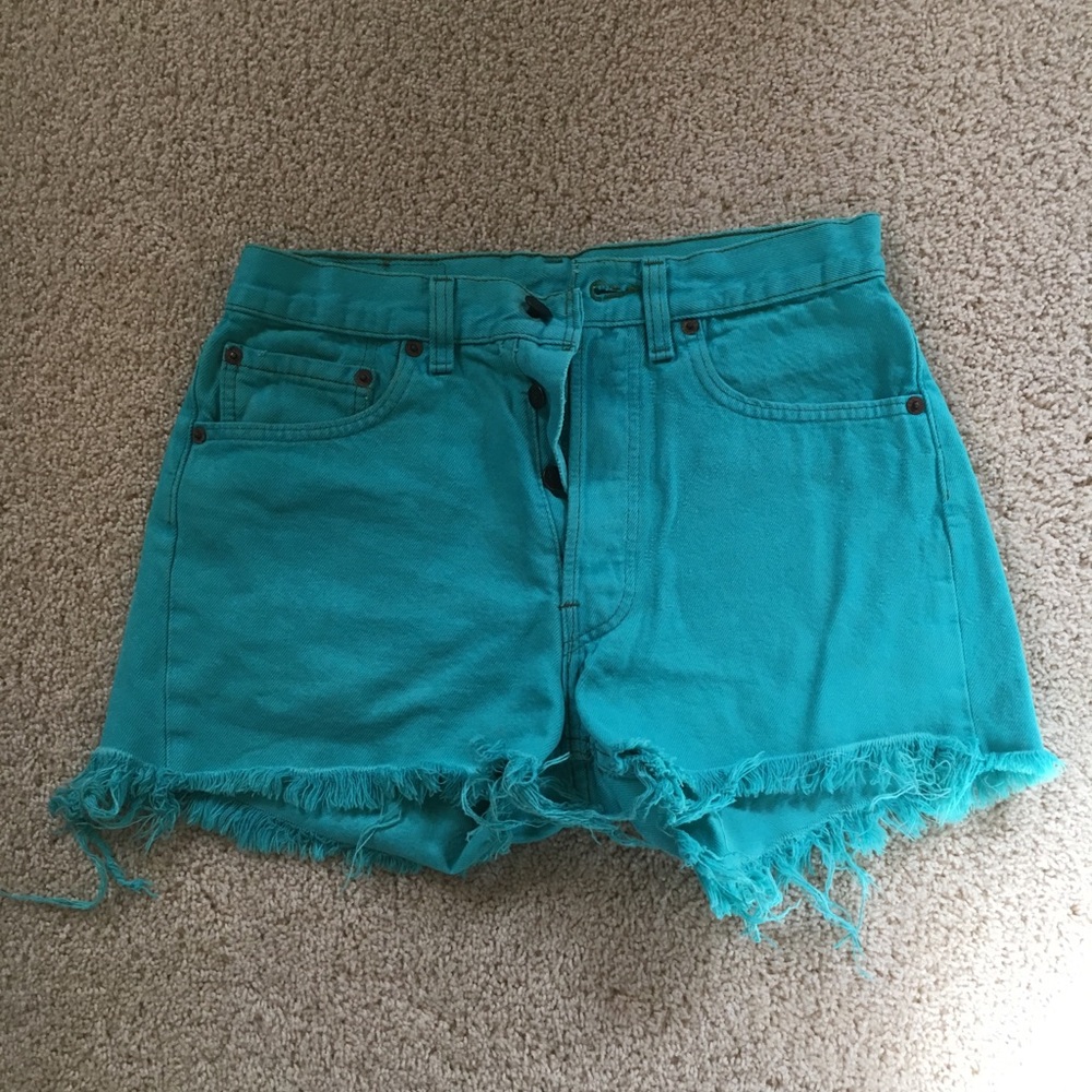 COLORFUL VINTAGE Levi’s Shorts